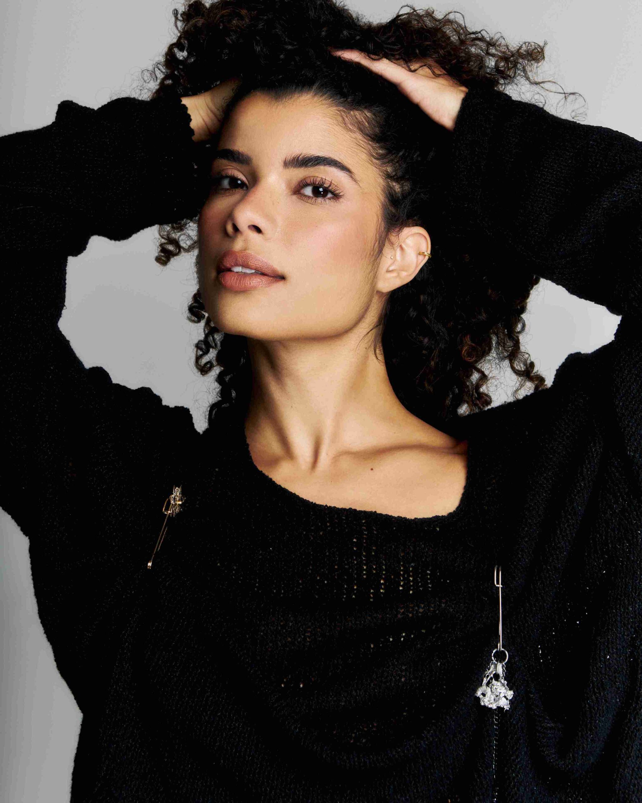 Amanda Lage - Front Management