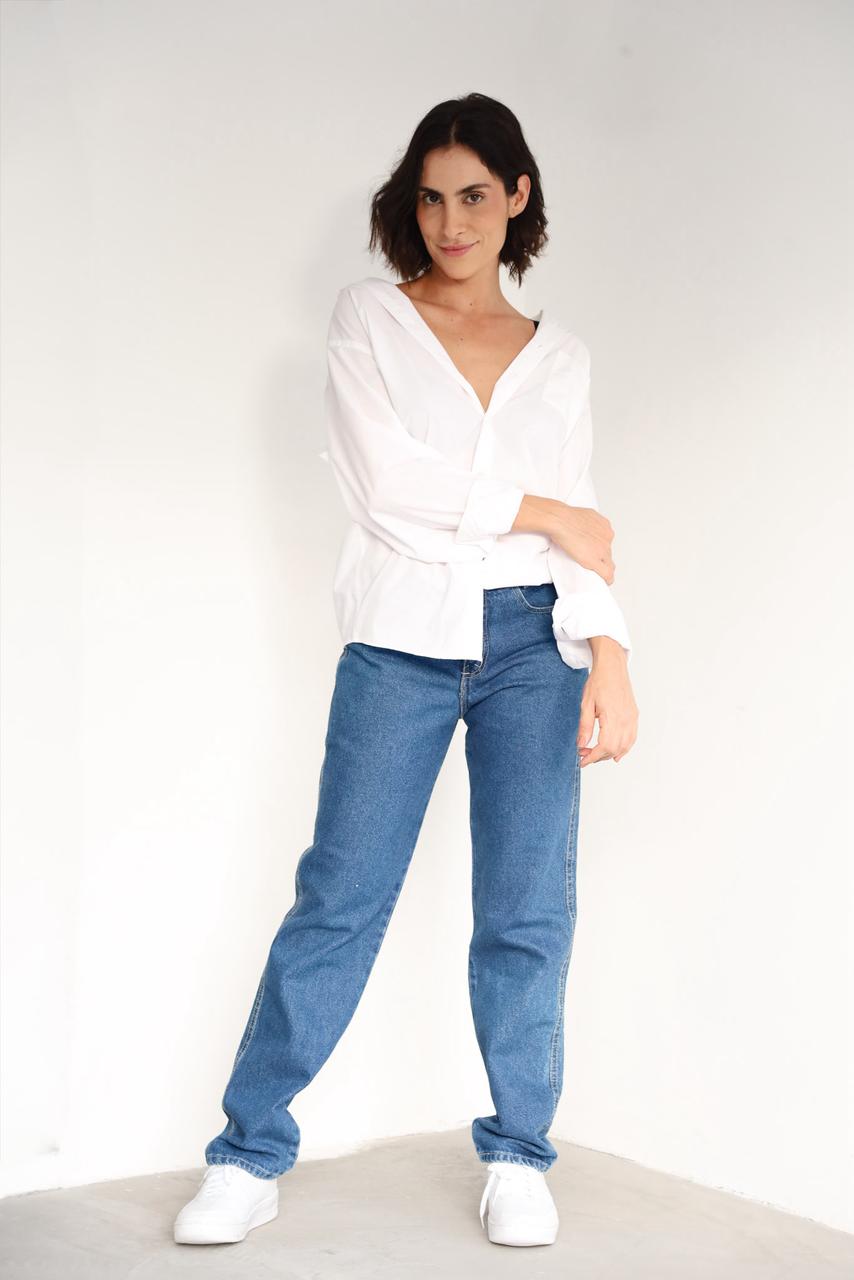 Ana Flávia Bischuttes - Front Management