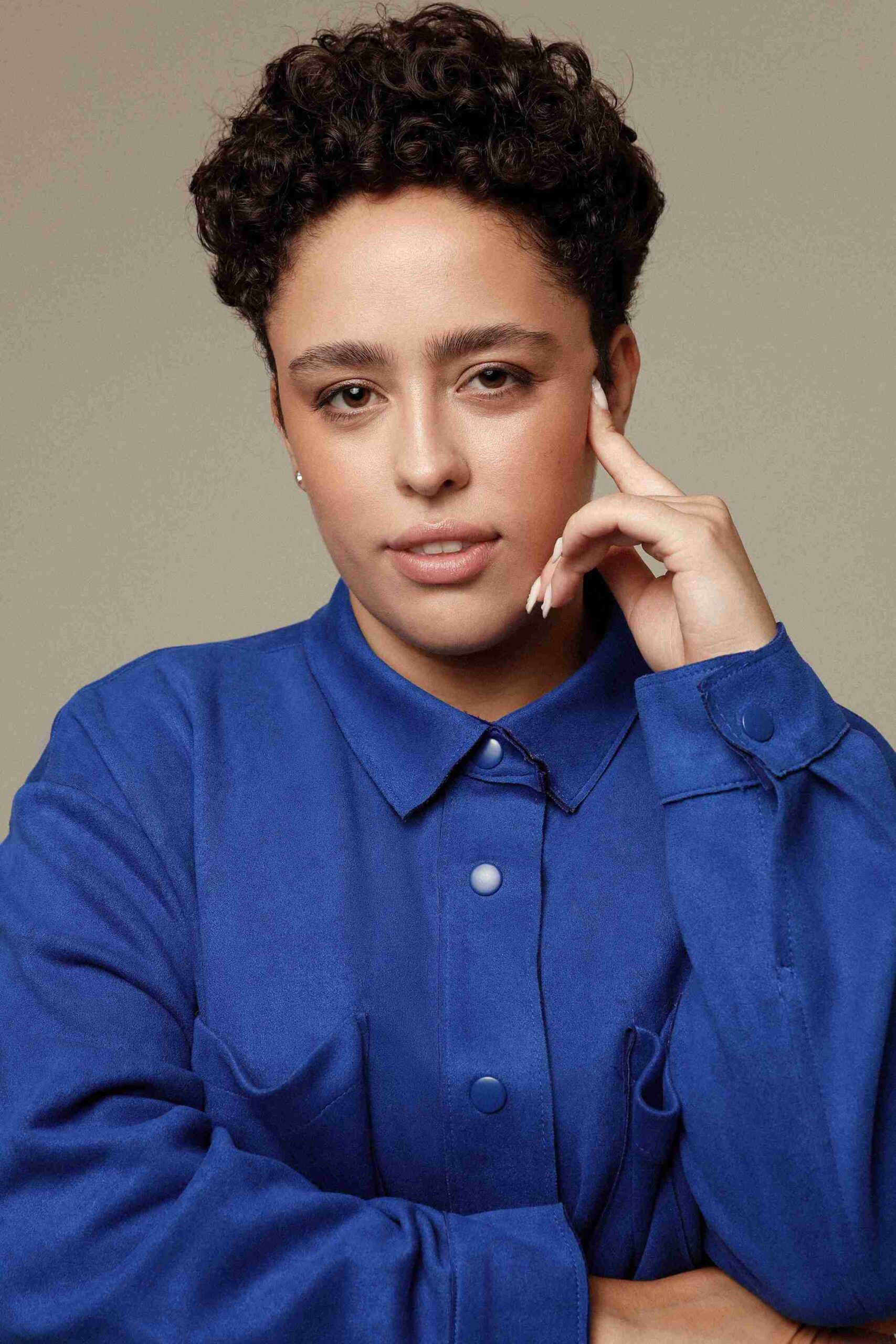 Bruna Ayd - Front Management