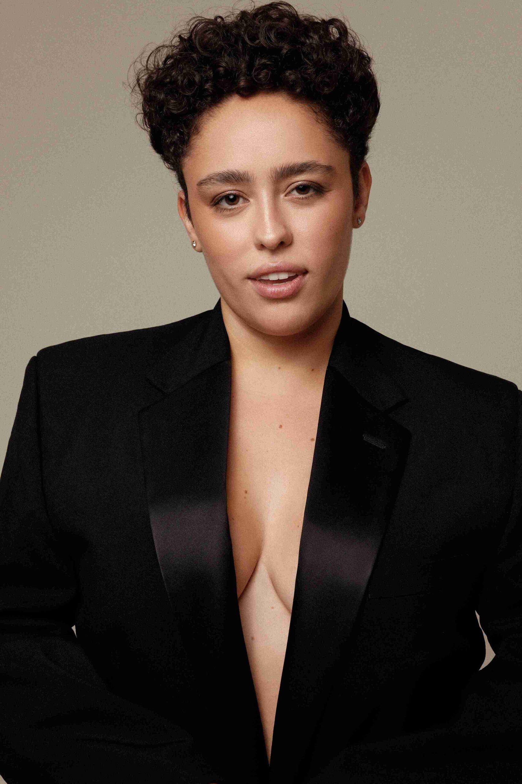 Bruna Ayd - Front Management