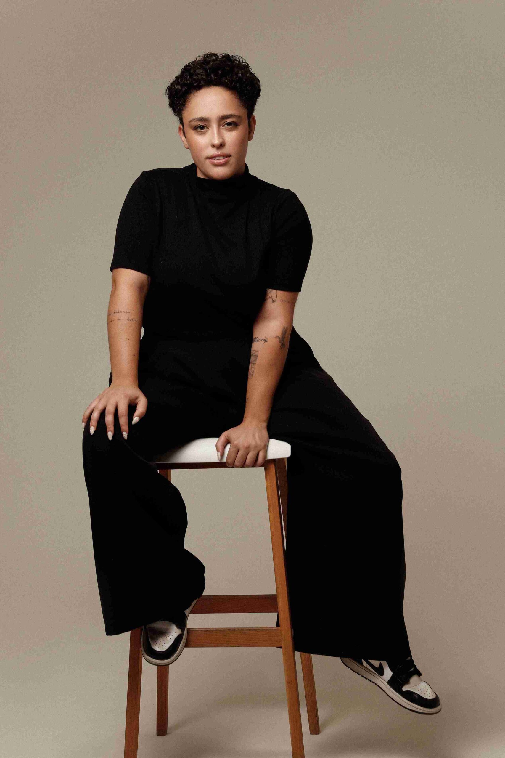 Bruna Ayd - Front Management