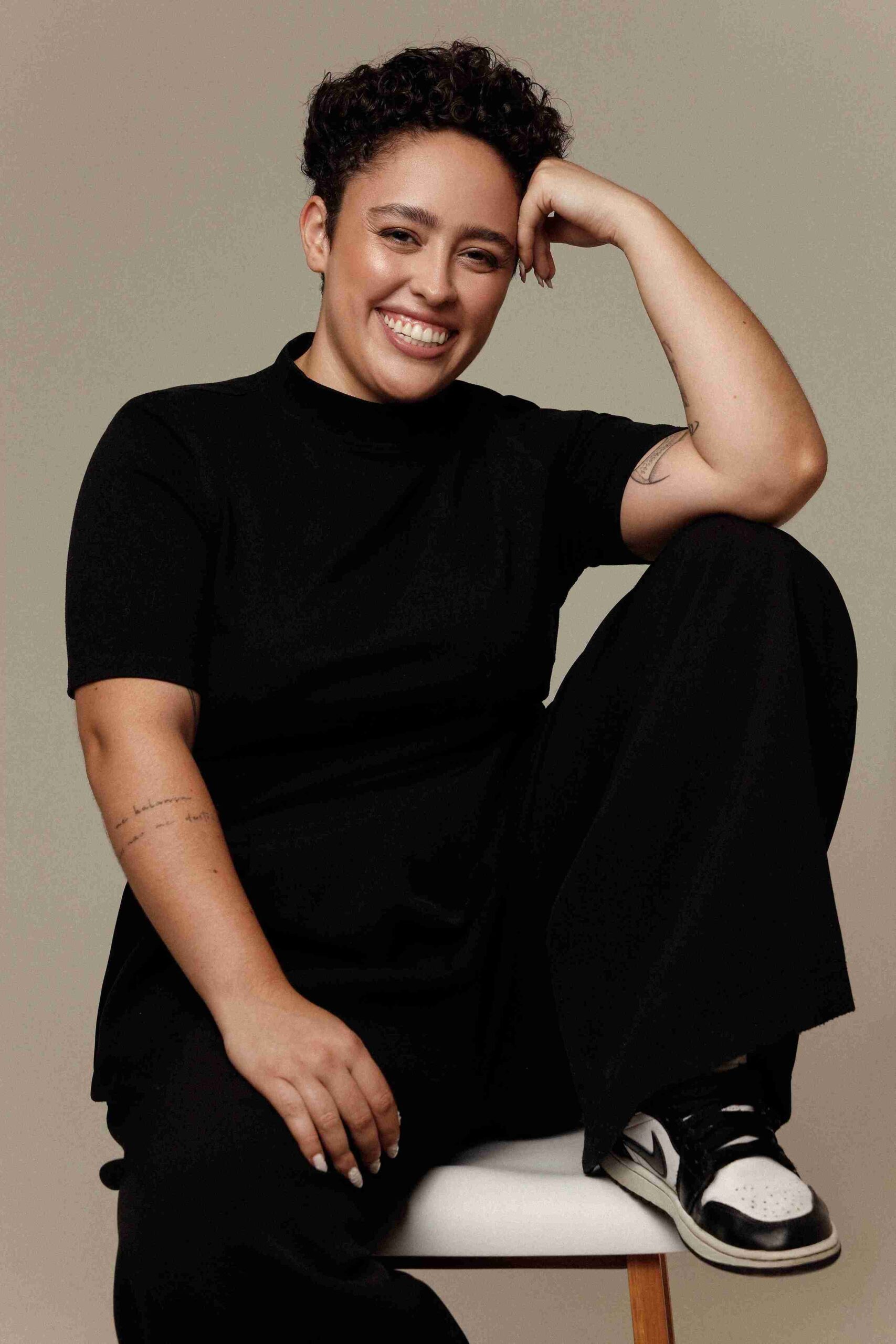 Bruna Ayd - Front Management