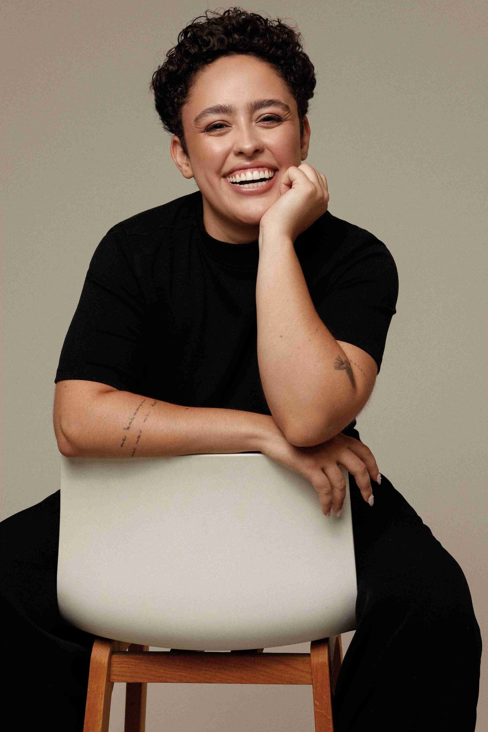 Bruna Ayd - Front Management