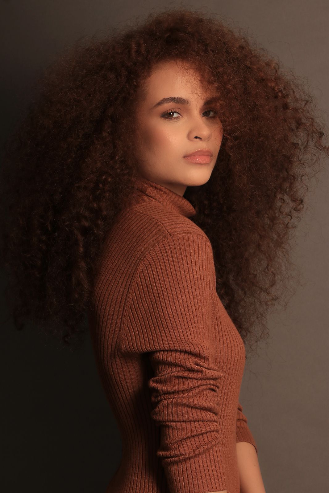 Laura Serlião - Front Management