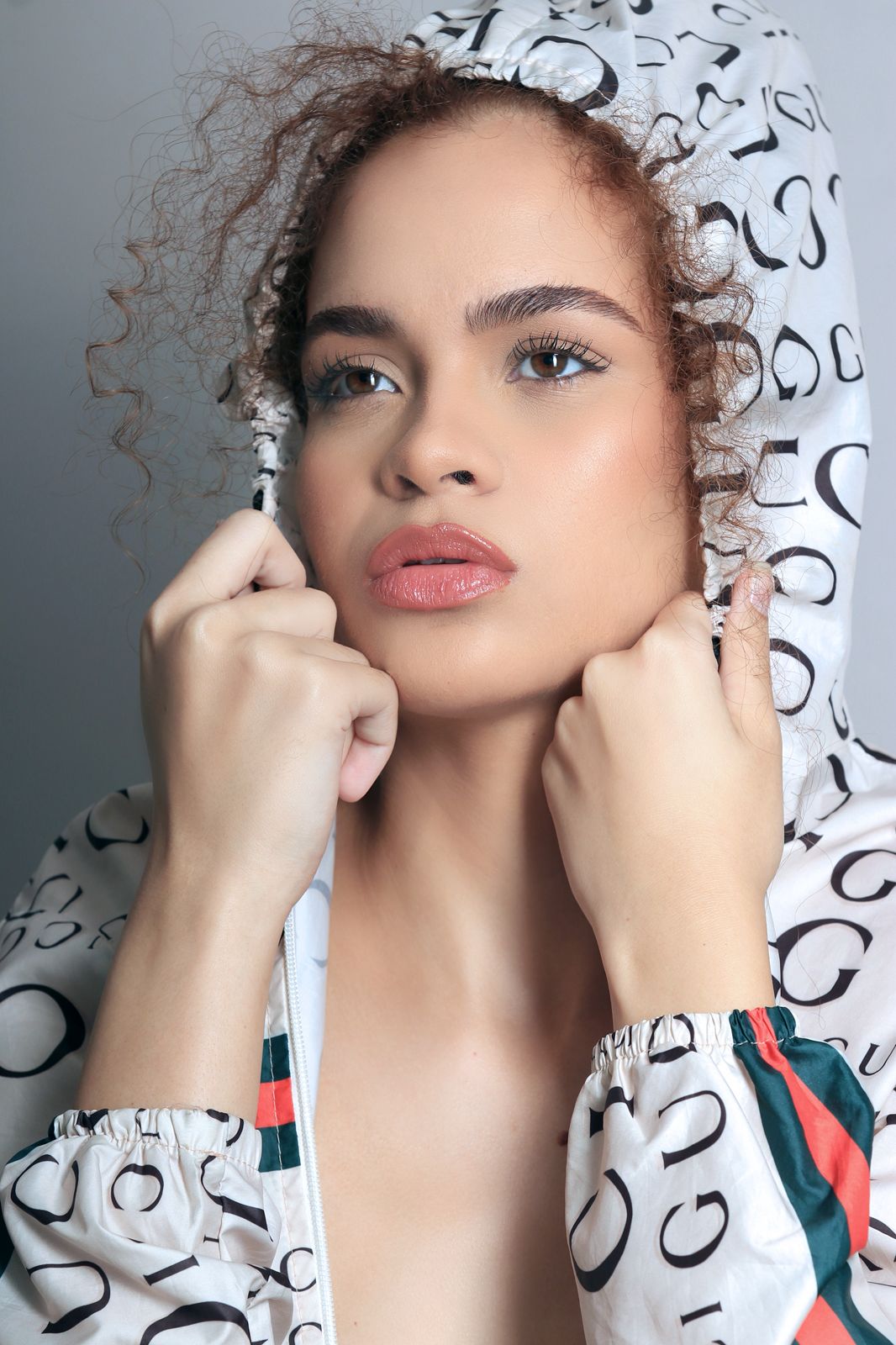 Laura Serlião - Front Management