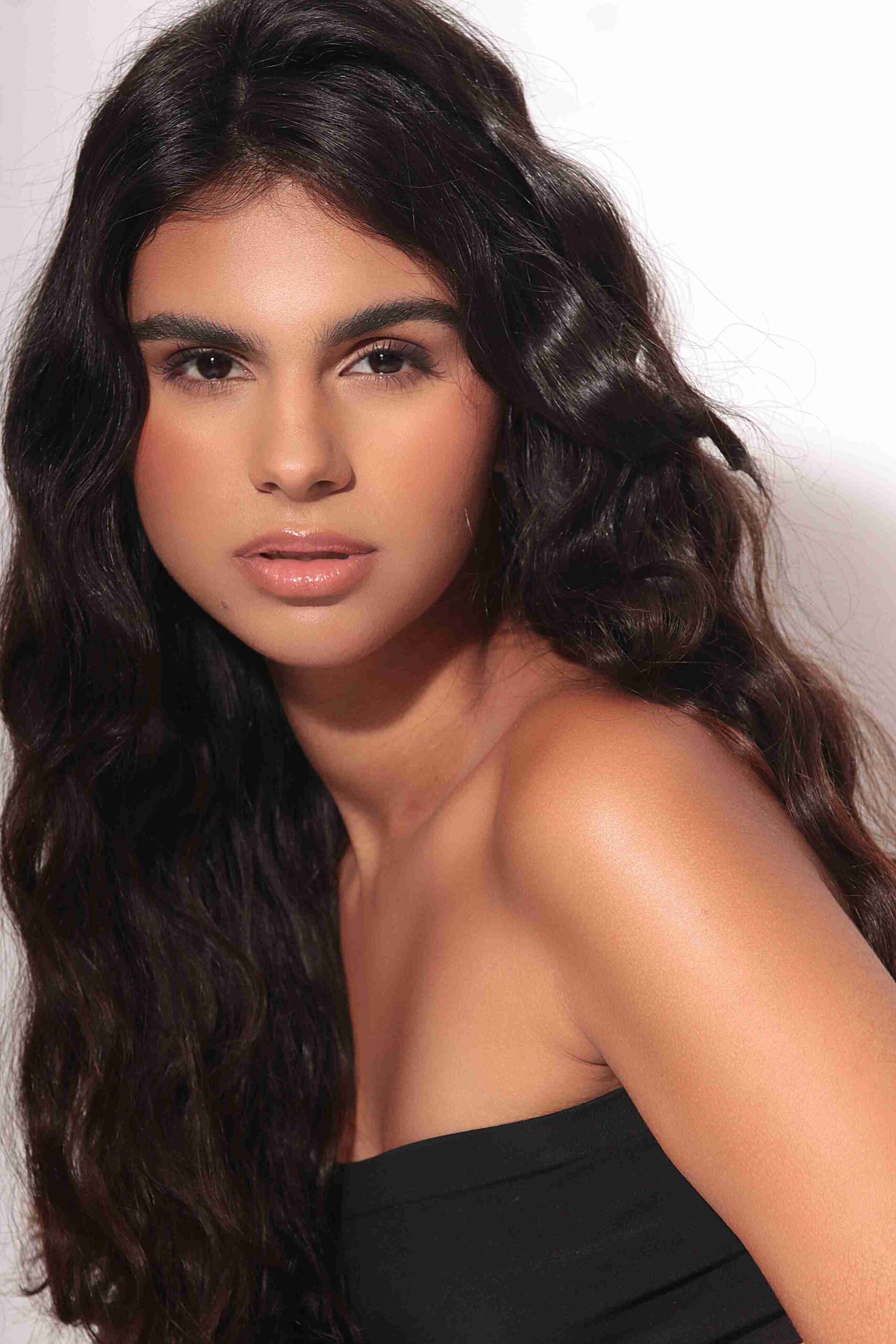 Izabelly Santos - Front Management