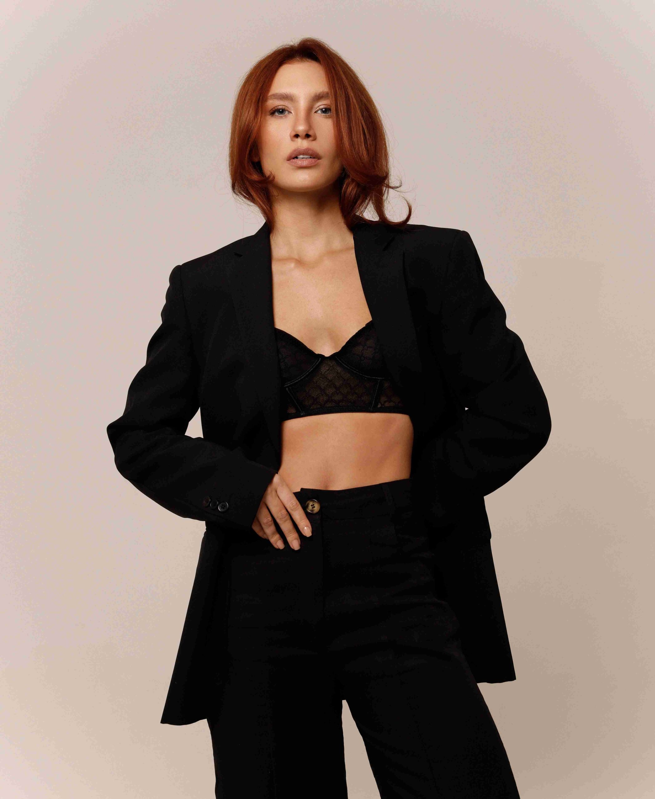 Júlia Feitosa - Front Management