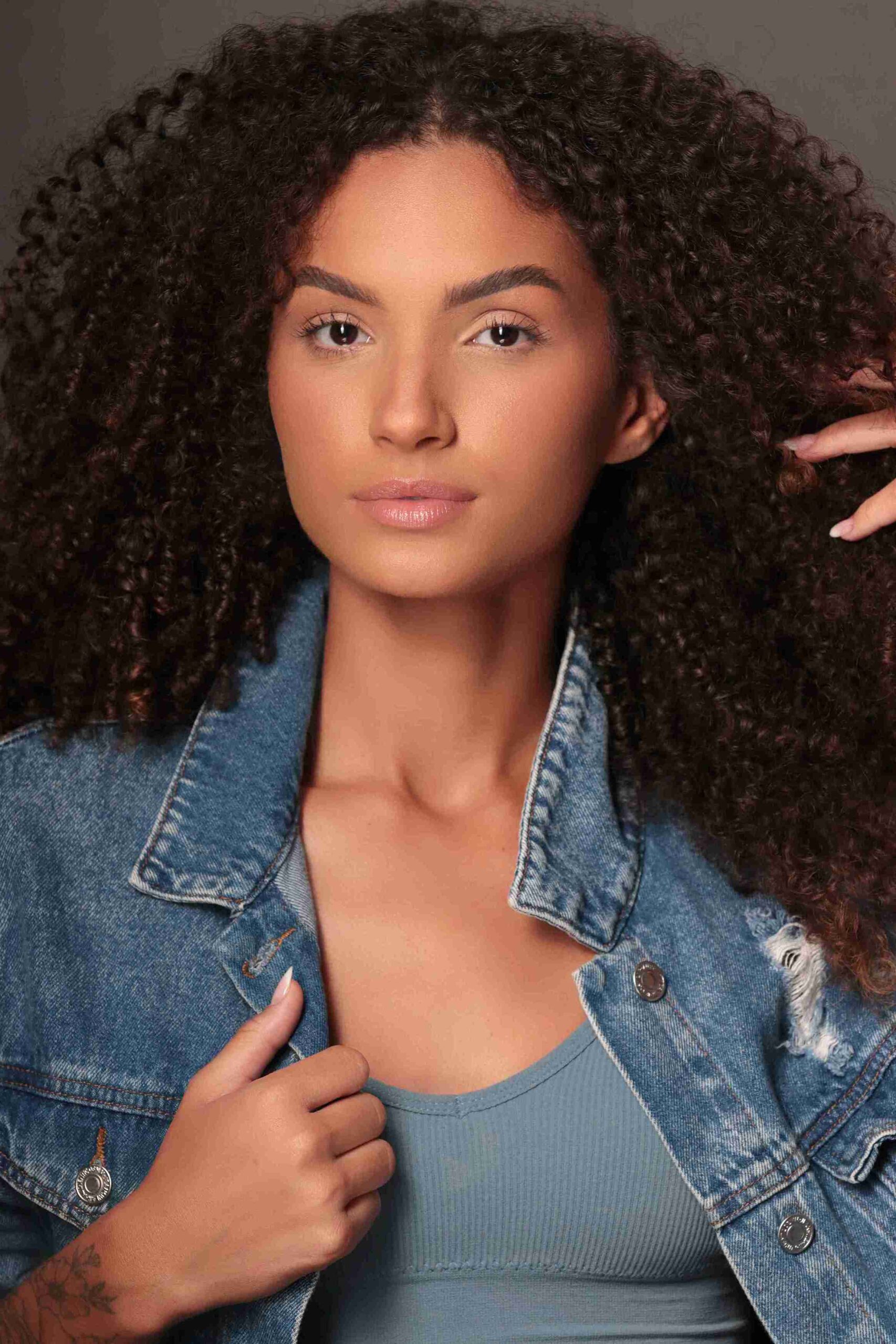 Luana Morais - Front Management