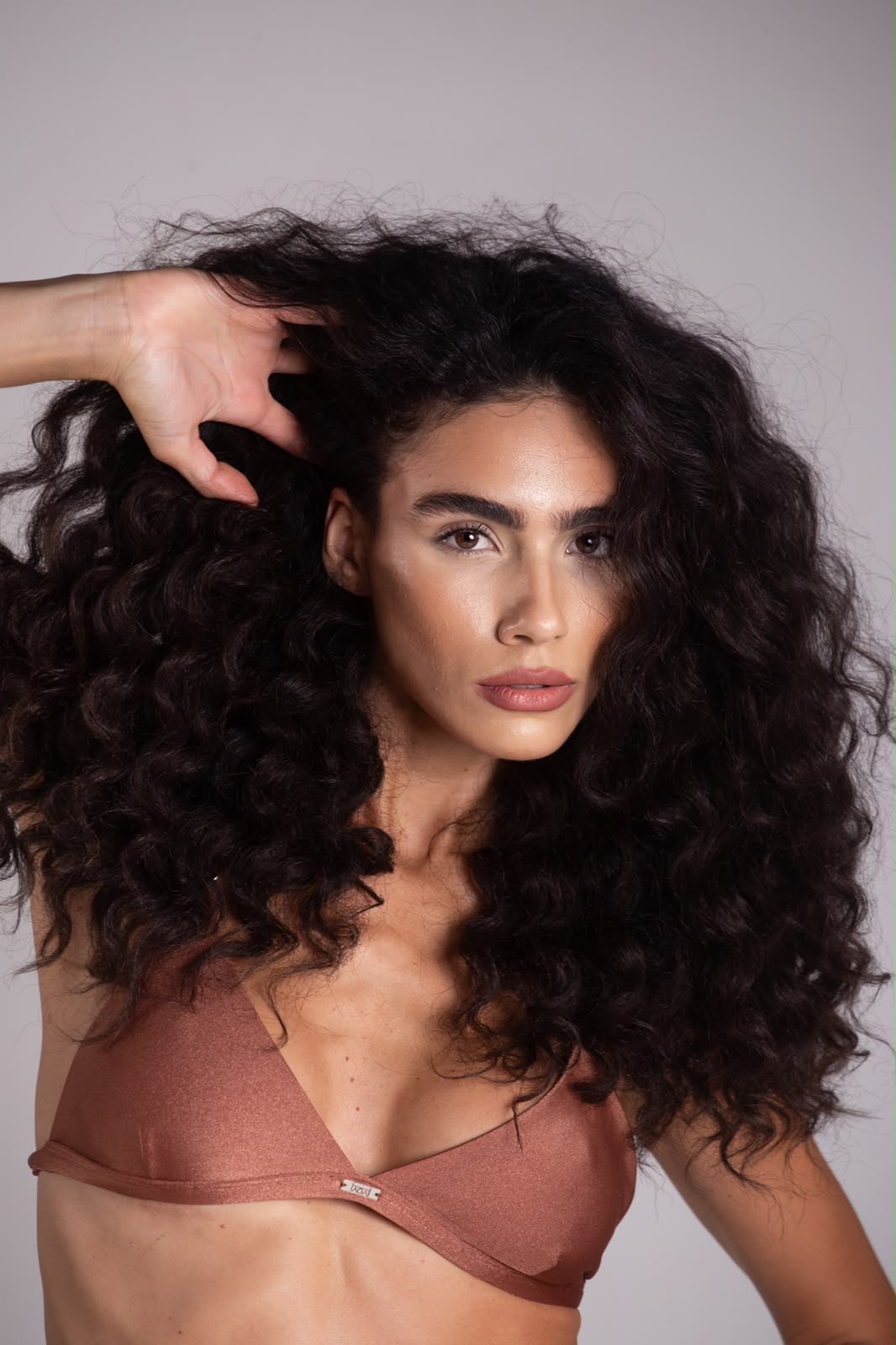 Stephanie de Paula - Front Management