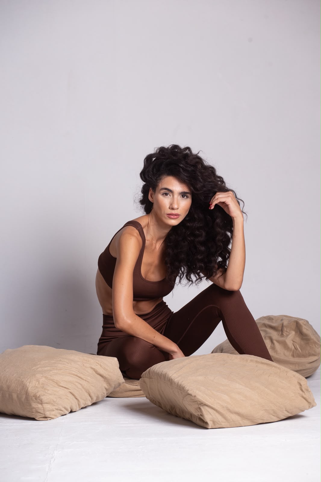 Stephanie de Paula - Front Management