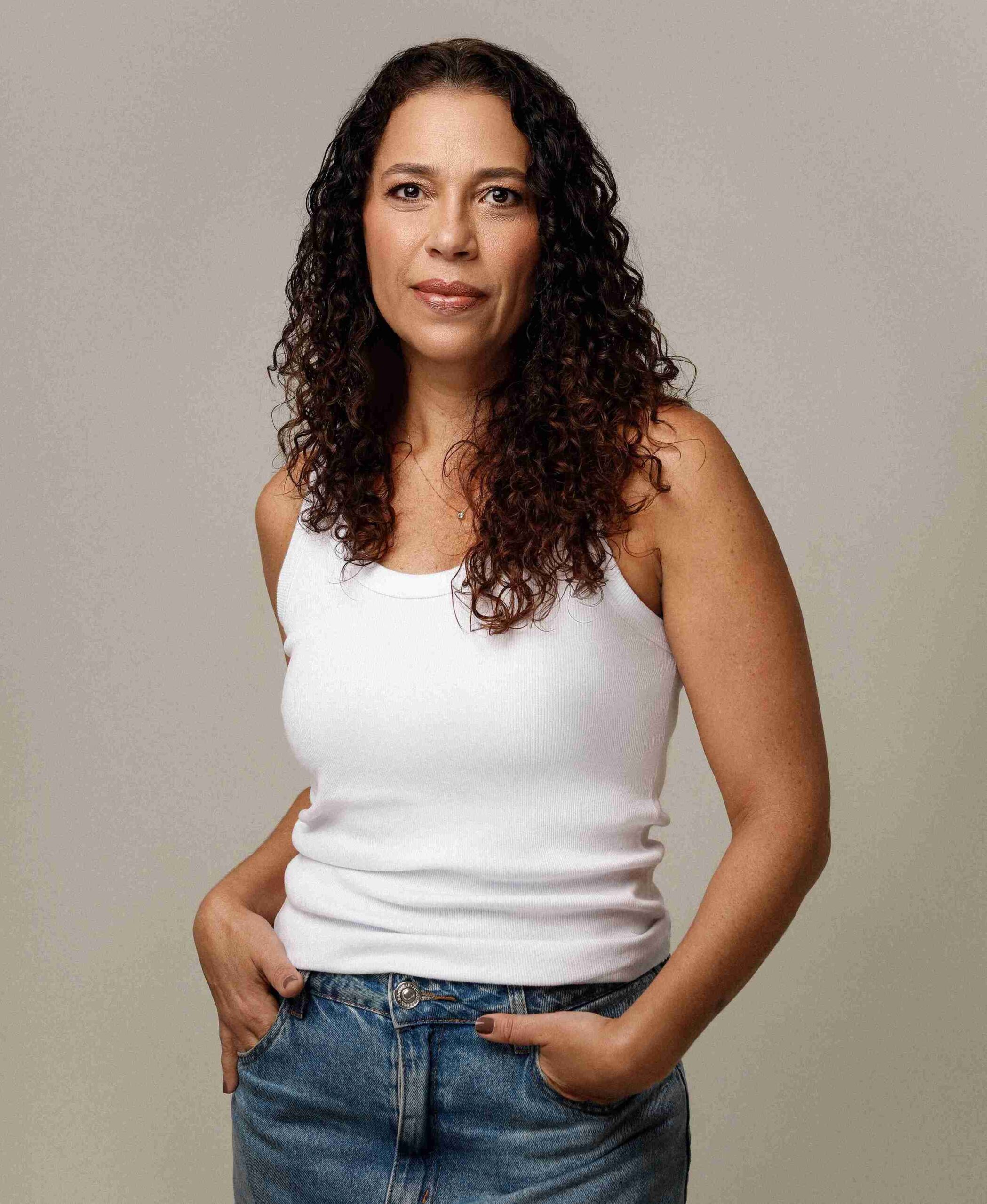 Malu Costa - Front Management