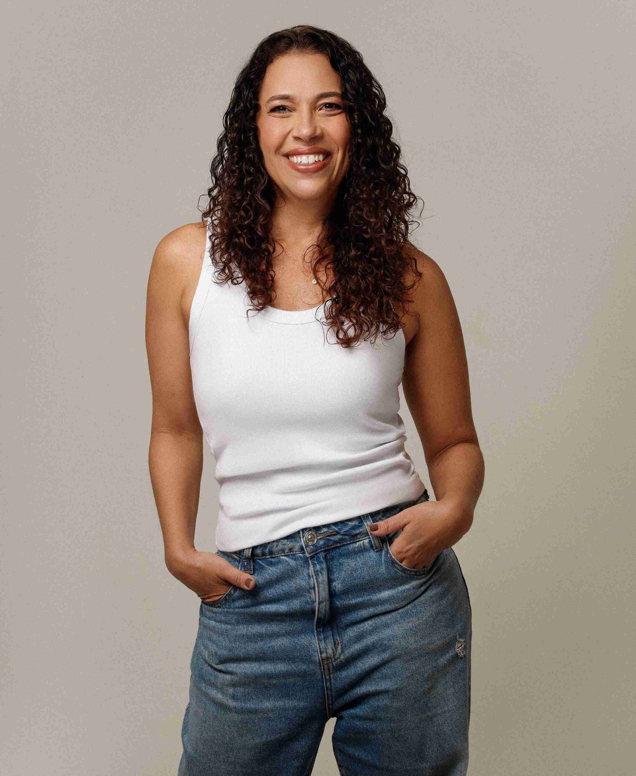 Malu Costa - Front Management