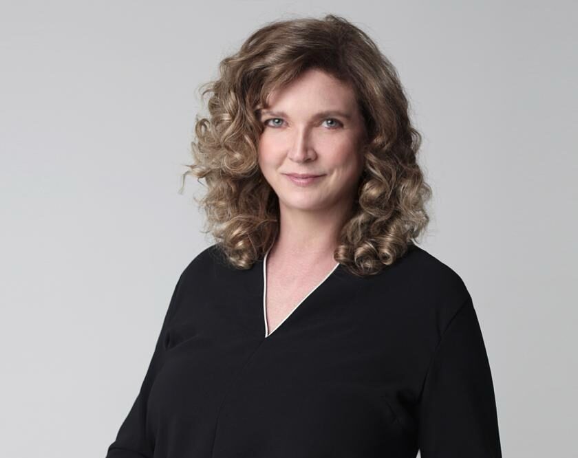 Helana Muniz - Front Management